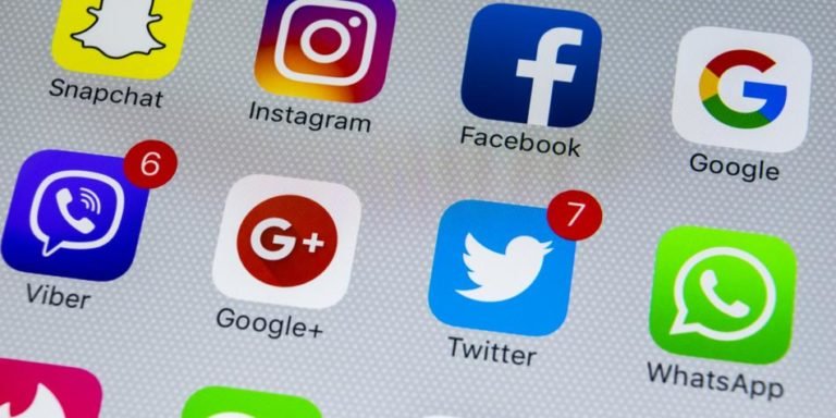 Limitar opiniones en redes sociales va contra la libertad de expresión: Corte Constitucional