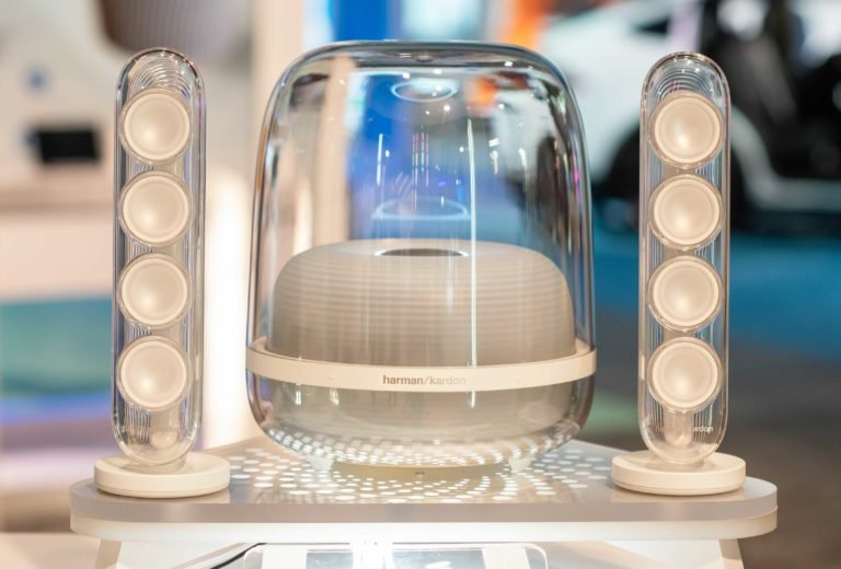 Harman Kardon celebra 20 años de Diseño Icónico de Altavoces con los SoundSticks 4